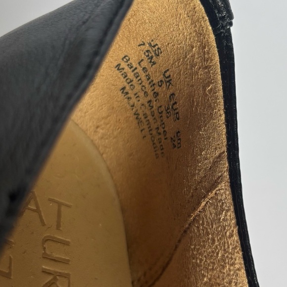 Naturalizer Maxwell Black Leather Round Toe Flats - Picture 7 of 12